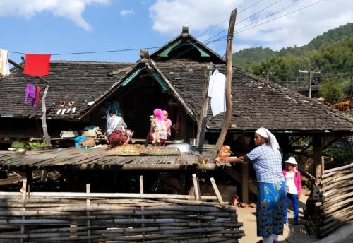 The last 80-year-old Prince Blang in Yunnan lived in seclusion in a virgin forest in "Land of Eight Hundred Daughters-in-Law."
