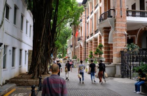 Chaoshan: 1.5 million people with same surname, same ancestor in Henan.