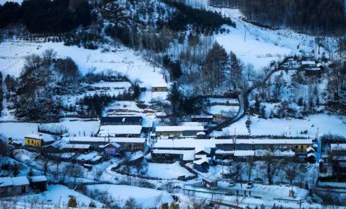 In a village deep in mountains of Jilin, everyone speaks Shandong, but children do not know where their hometown is.