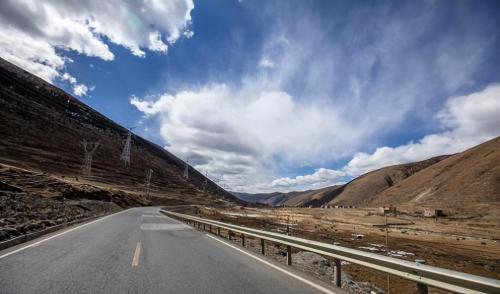 China built Qinghai-Tibet line and then Sichuan-Tibet line, why build Sichuan-Tibet railway? Foreigners can't understand