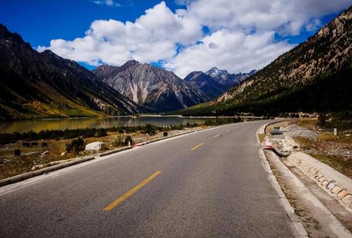 China built Qinghai-Tibet line and then Sichuan-Tibet line, why build Sichuan-Tibet railway? Foreigners can't understand