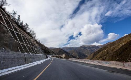China built Qinghai-Tibet line and then Sichuan-Tibet line, why build Sichuan-Tibet railway? Foreigners can't understand