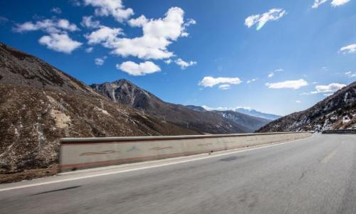 China built Qinghai-Tibet line and then Sichuan-Tibet line, why build Sichuan-Tibet railway? Foreigners can't understand