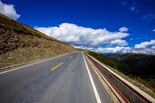 China built Qinghai-Tibet line and then Sichuan-Tibet line, why build Sichuan-Tibet railway? Foreigners can't understand