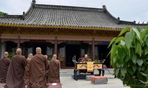 "Poor" temples in Liaoning, do not engage in tourism and do not touch money, sleep 4 hours a day and eat once