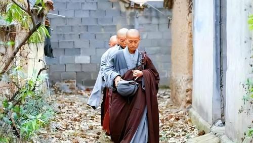 "Poor" temples in Liaoning, do not engage in tourism and do not touch money, sleep 4 hours a day and eat once