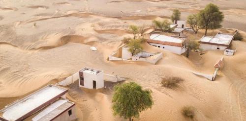 The first village in Chinese desert was discovered thanks to construction of a desert road Villagers do not know what year and month it is