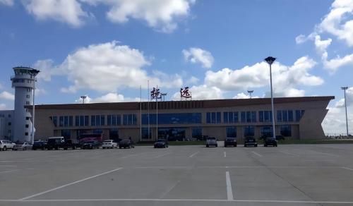 At a lonely airport in northeast China, there is only one flight a day, and staff has little to do after flight.