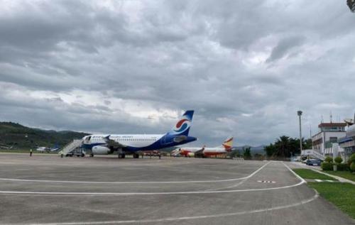 At a lonely airport in northeast China, there is only one flight a day, and staff has little to do after flight.