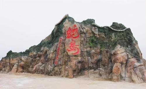 Why are there so many snakes on Dalian Snake Island? Less than 1 square kilometer, where about 20,000 snakes hide.