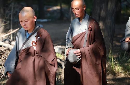"Clean" monastic temple in northeast China: no tourism, no tickets, go for alms at a certain time every year
