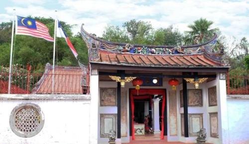 The only snake temple in world, temple is full of green snakes roaming around, don't they bite tourists?