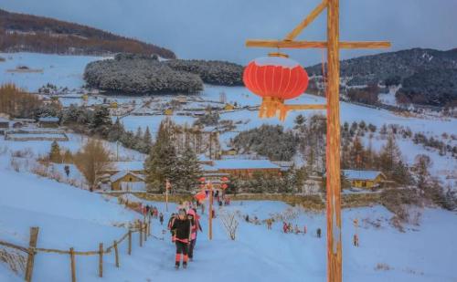 A small village in mountains of Jilin is full of people from Shandong who miss their hometown but cannot return.
