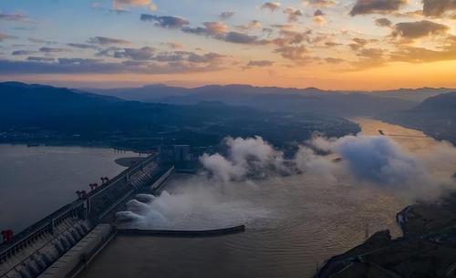 How long will it take if all gates open to release water into Three Gorges Reservoir?
