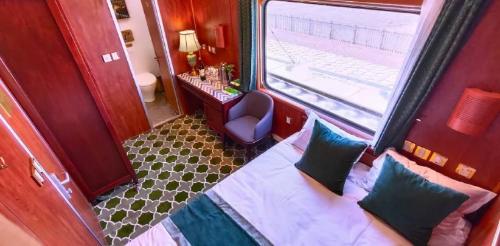 Our country has to take 17-day train, and cost starts from 10,000 yuan, but it is difficult for tourists to find a ticket
