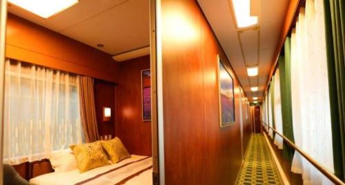 Our country has to take 17-day train, and cost starts from 10,000 yuan, but it is difficult for tourists to find a ticket
