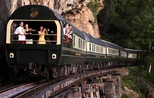 Our country has to take 17-day train, and cost starts from 10,000 yuan, but it is difficult for tourists to find a ticket
