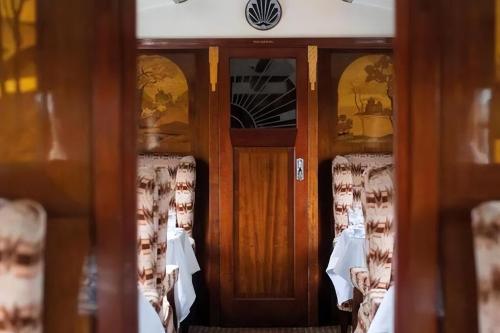 Our country has to take 17-day train, and cost starts from 10,000 yuan, but it is difficult for tourists to find a ticket
