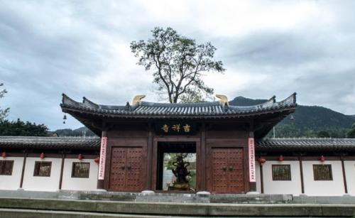 "Qingliu" in Chinese temples provides elderly with free food, clothing, housing and transportation. Two conditions are necessary for settlement.