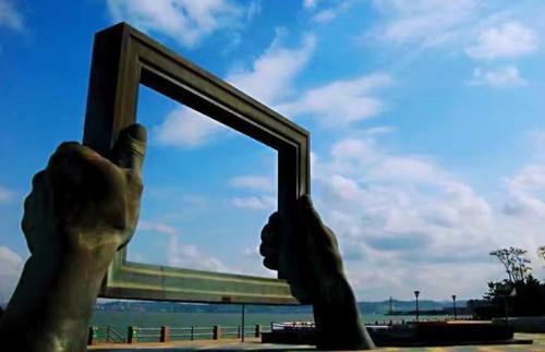 China's cleanest coastal city, comfortable and leisurely, with low housing prices is known as "Global Habitat".