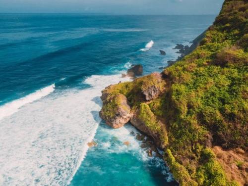 Well, do scars forget pain? Chinese tourists tread on 'dangerous ground' again, country says costs will be borne by themselves