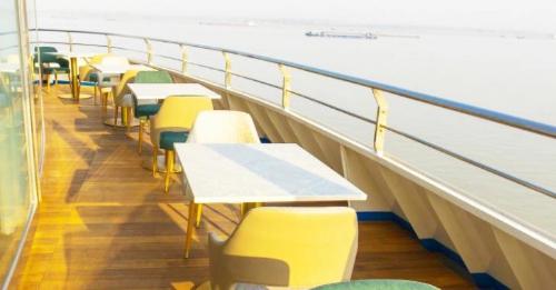 The rarest Yangtze river cruise route, from Chongqing to Jiujiang, how much per person?
