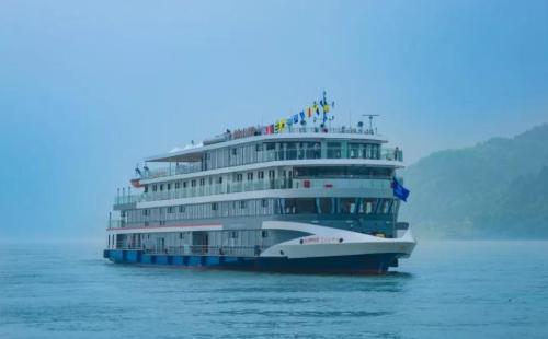 The rarest Yangtze river cruise route, from Chongqing to Jiujiang, how much per person?
