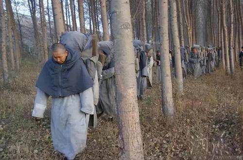 Poor temple in Liaoning, all women in temple sleep 4 hours a day, eat one meal and forbid pilgrims to donate money