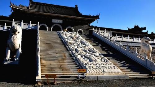 Poor temple in Liaoning, all women in temple sleep 4 hours a day, eat one meal and forbid pilgrims to donate money