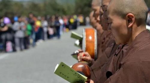 Poor temple in Liaoning, all women in temple sleep 4 hours a day, eat one meal and forbid pilgrims to donate money