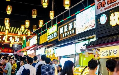 China's only Cantonese-speaking "Tier City" is becoming official and becoming less and less popular.
