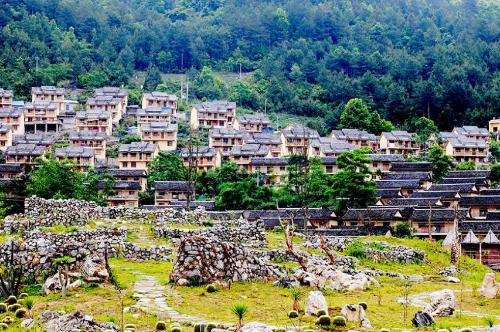 Located in "Mushroom Village" at junction of Guangxi and Guizhou, women dress openly and ask for a man.