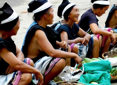 Located in "Mushroom Village" at junction of Guangxi and Guizhou, women dress openly and ask for a man.