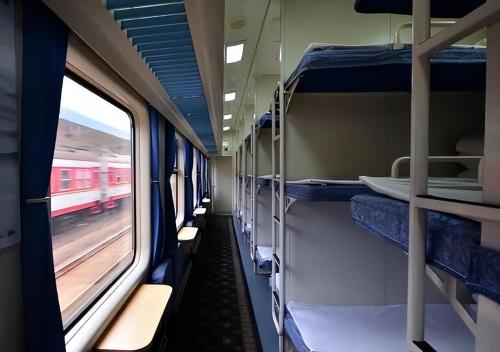 China's first train with a full sleeper, 727 kilometers non-stop, passengers sleep until end