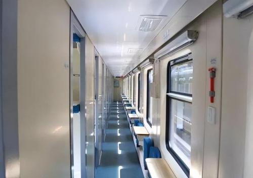 China's first train with a full sleeper, 727 kilometers non-stop, passengers sleep until end