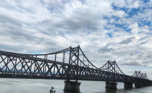 China has invested 2.2 billion dollars in construction of Sino-North Korean bridge over Yalu River, but it has not been opened to traffic for 8 years, what is problem?
