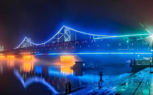 China has invested 2.2 billion dollars in construction of Sino-North Korean bridge over Yalu River, but it has not been opened to traffic for 8 years, what is problem?
