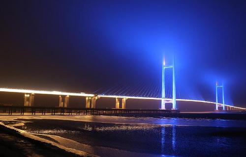 China has invested 2.2 billion dollars in construction of Sino-North Korean bridge over Yalu River, but it has not been opened to traffic for 8 years, what is problem?
