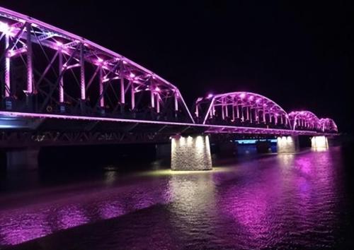 China has invested 2.2 billion dollars in construction of Sino-North Korean bridge over Yalu River, but it has not been opened to traffic for 8 years, what is problem?
