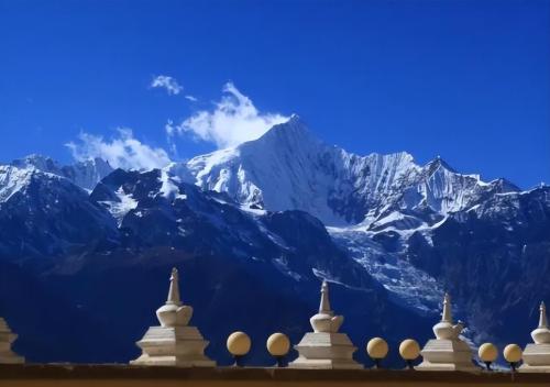 The most difficult mountain in world to climb, no one has yet reached summit, and mortality rate for those who try to climb to top is 100%

