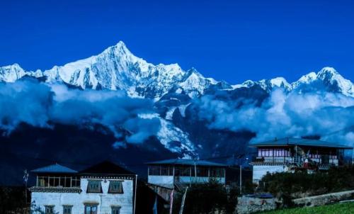 The most difficult mountain in world to climb, no one has yet reached summit, and mortality rate for those who try to climb to top is 100%
