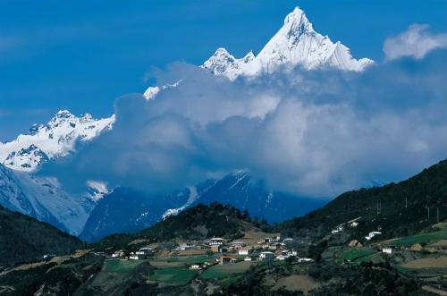 The most difficult mountain in world to climb, no one has yet reached summit, and mortality rate for those who try to climb to top is 100%
