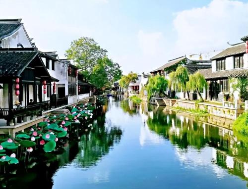 The saddest ancient city in China, 70% of businesses are closed and evacuated, and once popular attractions have turned into empty towns.
