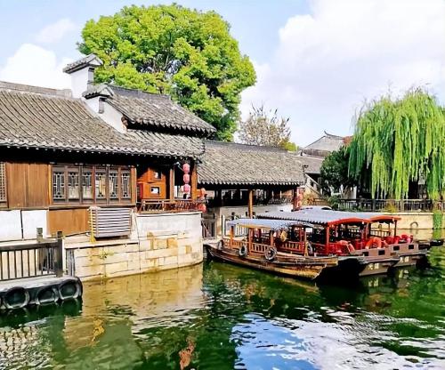 The saddest ancient city in China, 70% of businesses are closed and evacuated, and once popular attractions have turned into empty towns.