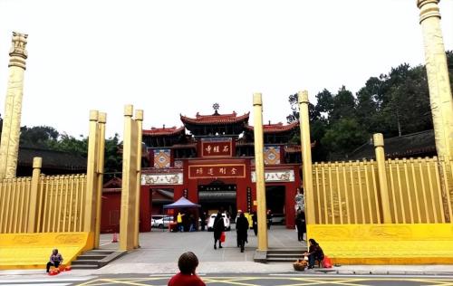 Sichuan Qingliu Temple, entrance fee plus parking fee is 2 yuan and vegetarian food is 3 yuan. Have you ever been there?