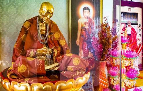 Sichuan Qingliu Temple, entrance fee plus parking fee is 2 yuan and vegetarian food is 3 yuan. Have you ever been there?