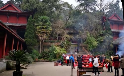 Sichuan Qingliu Temple, entrance fee plus parking fee is 2 yuan and vegetarian food is 3 yuan. Have you ever been there?