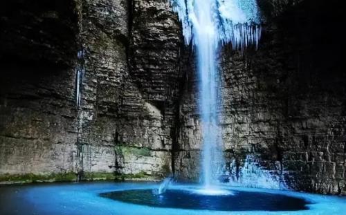 Chongqing has largest underground river in world, and its outlet is in Enshi, Hubei Province. A scientific expedition has explored it for 17 years.
