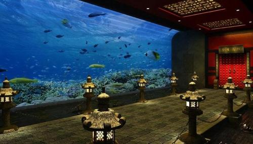 In 1992, people of Zhejiang Province drained pool and found a thousand-year-old palace, which has now become a 4A scenic spot.