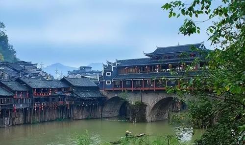 The only one in world! This is king of Hunan Province, and "most" of people who come to Zhangjiajie are Koreans.
